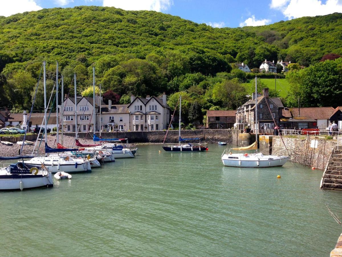 Sea Views, Private Garden, Comfortable Family And Dog Friendly *